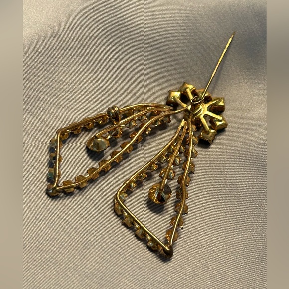 Gorgeous Blue Rhinestone Brooch - Picture 5 of 7